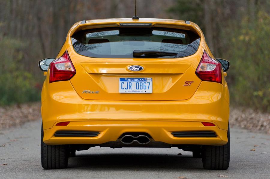  Ford Focus ST 2013 года  (фото 48 из 92)